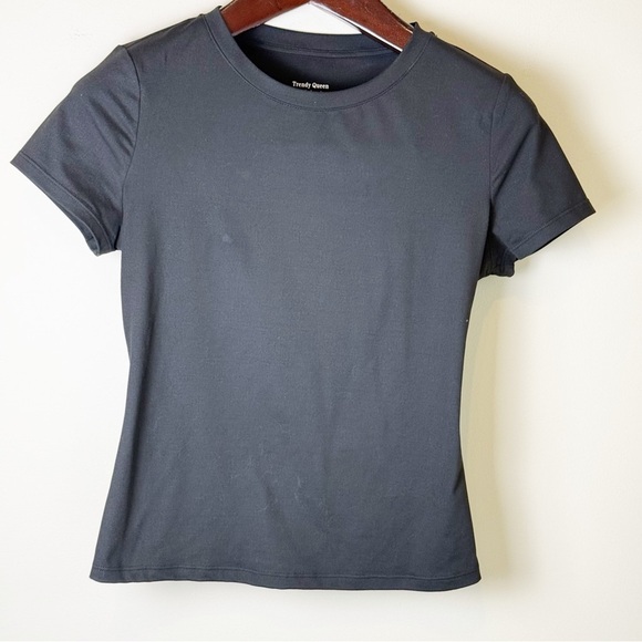 2 Trendy Queen Fitted Short Sleeve T-Shirts Small - Picture 1 of 5